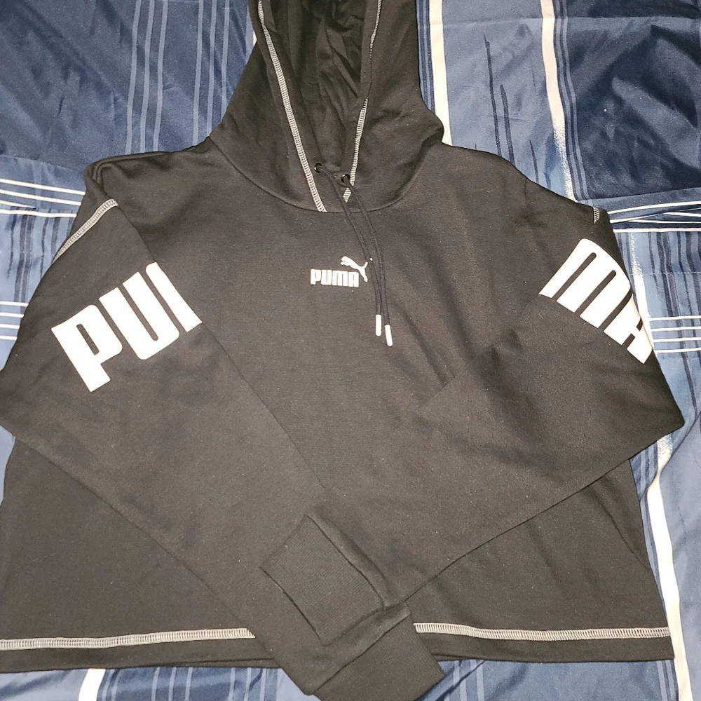 Puma Sweater - Picture 2 of 15